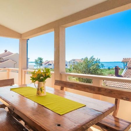 Apartment Tomislav Vir Εξωτερικό φωτογραφία