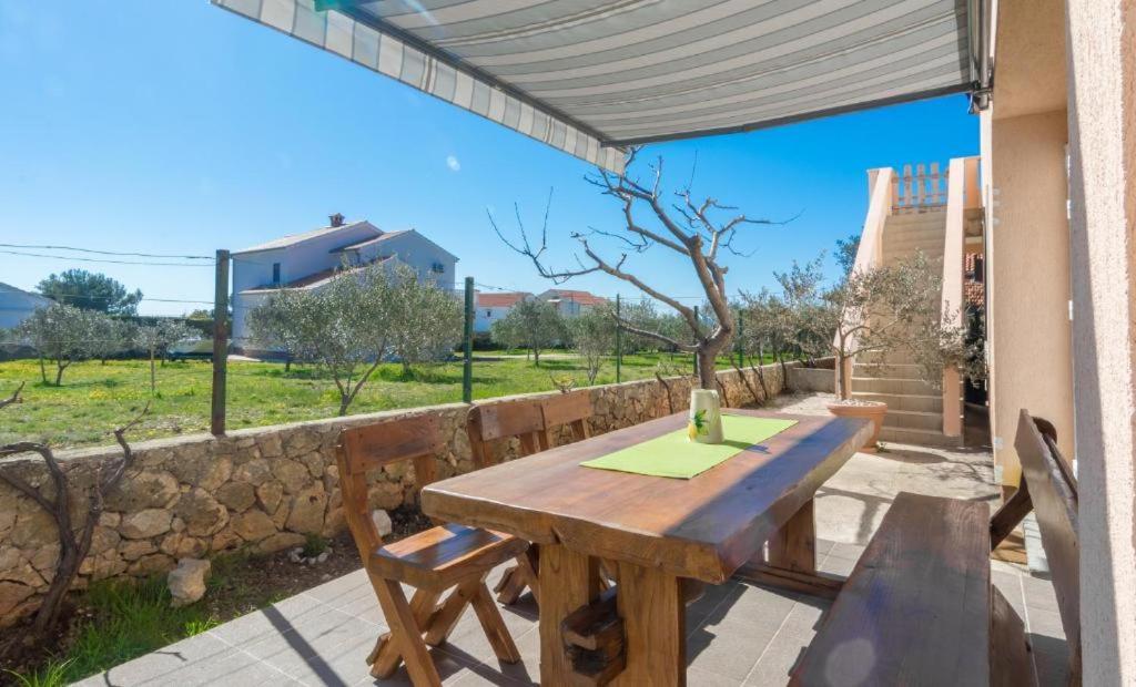 Apartment Tomislav Vir Εξωτερικό φωτογραφία