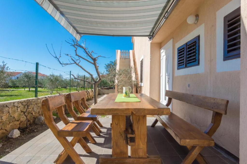 Apartment Tomislav Vir Εξωτερικό φωτογραφία