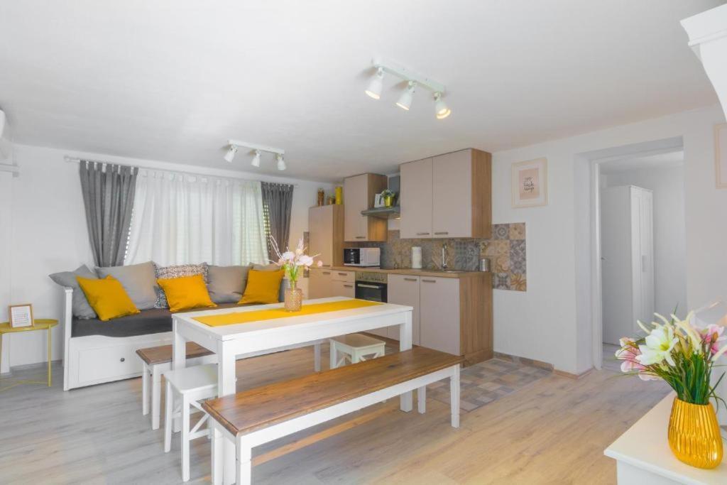 Apartment Tomislav Vir Εξωτερικό φωτογραφία