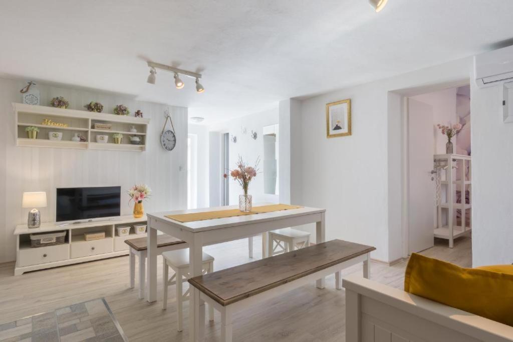 Apartment Tomislav Vir Εξωτερικό φωτογραφία