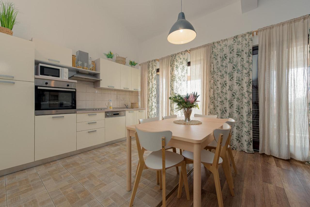 Apartment Tomislav Vir Εξωτερικό φωτογραφία