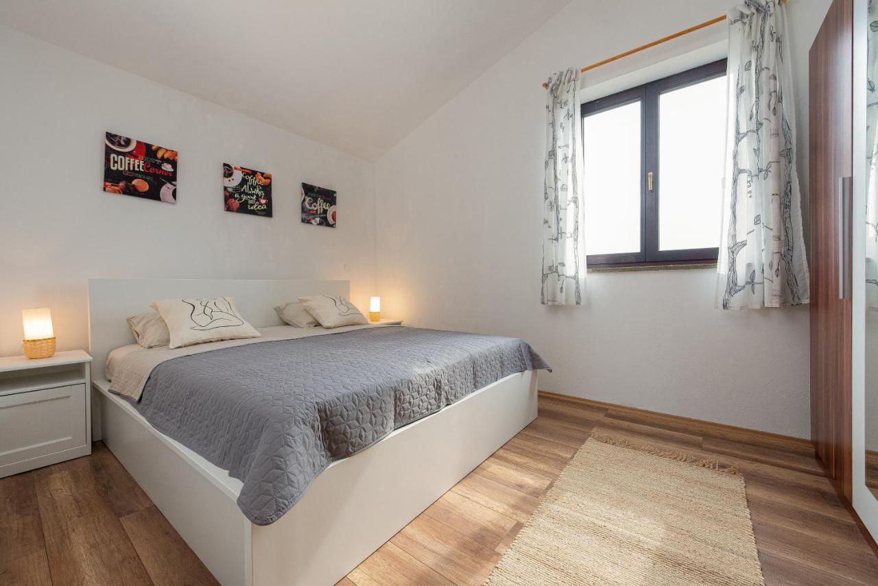 Apartment Tomislav Vir Εξωτερικό φωτογραφία