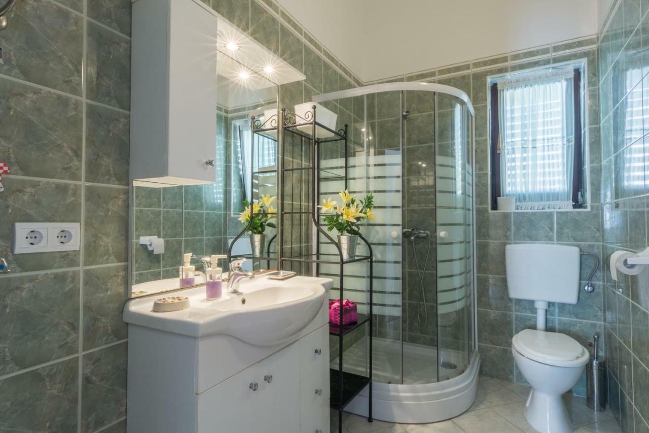 Apartment Tomislav Vir Εξωτερικό φωτογραφία